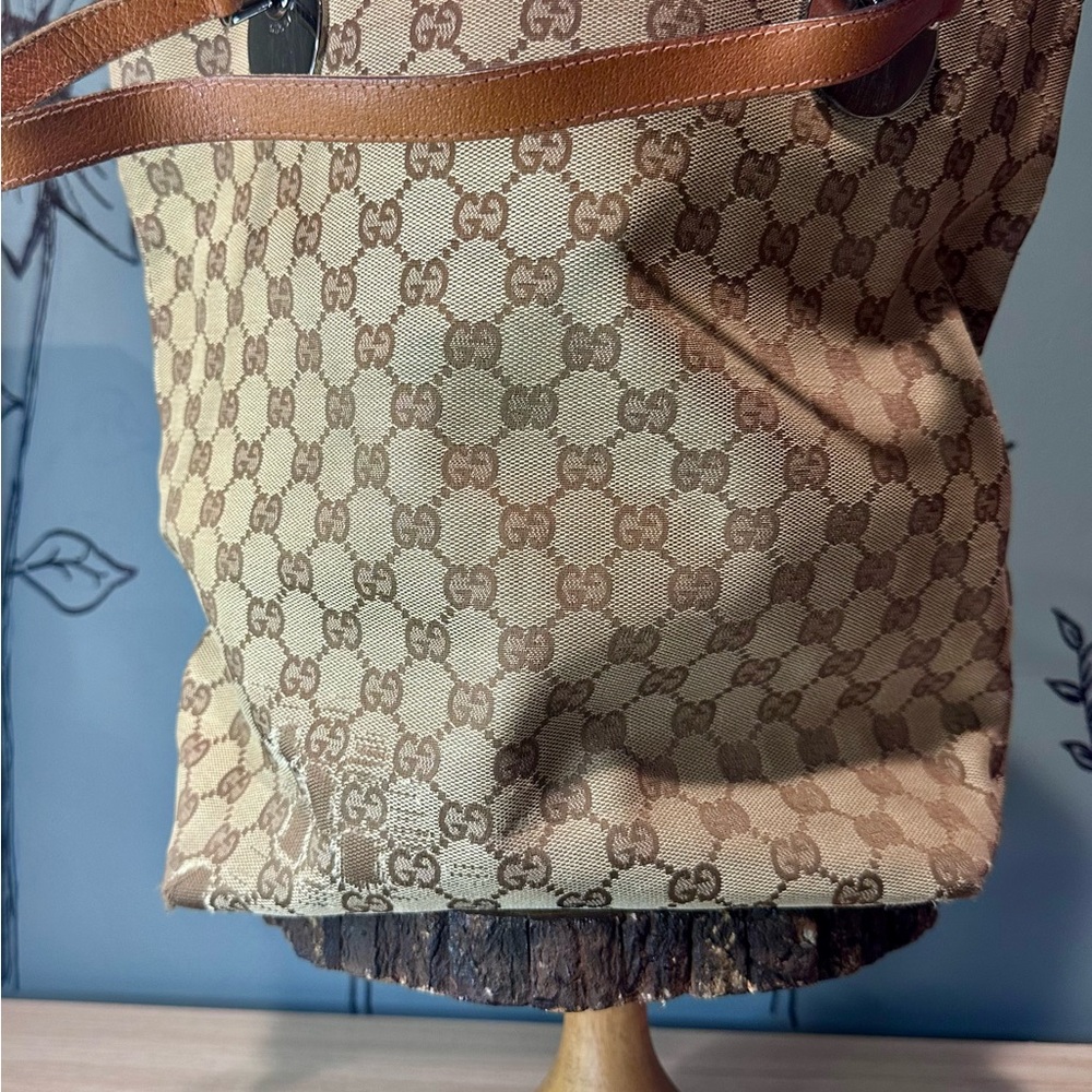 Gucci GG Logo Vintage Canvas Shoulder Bag - Picture 7 of 15